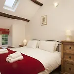 Holiday home Wythebank *